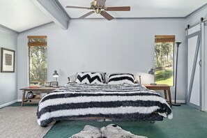 4 Schlafzimmer, Schreibtisch, BĂŒgeleisen/BĂŒgelbrett, Reisekinderbett