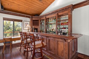 Bar (in der Unterkunft)