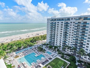 Exterior - Ultra Luxe 2/3.5 Ocean View Penthouse at 1 Hotel (Miami Beach)