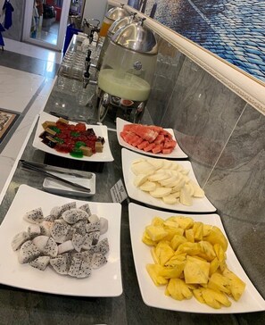 Free daily full breakfast - (Vung Tau)