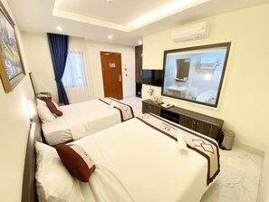 Standard-Doppelzimmer, 2 Queen-Betten | Betten mit Memory-Foam-Matratzen, Zimmersafe, Schreibtisch