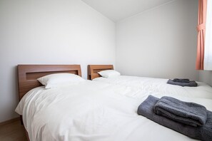 2 bedrooms, blackout drapes, iron/ironing board, free WiFi - LAVISH (Kamifurano)