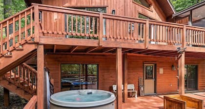 Safe Haven-Hot Tub, Views, Family Friendly Retreat