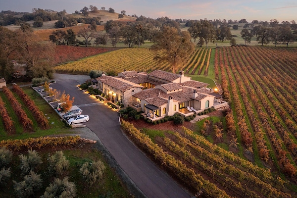 Fachada de la propiedad