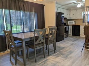 تناول الطعام