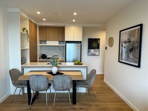 65-inch flat-screen TV with digital channels, Netflix, Hulu - Samma  Linden (Ivanhoe)