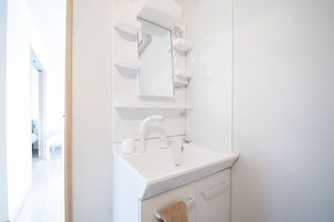 Basic Apartment | Terrace/patio