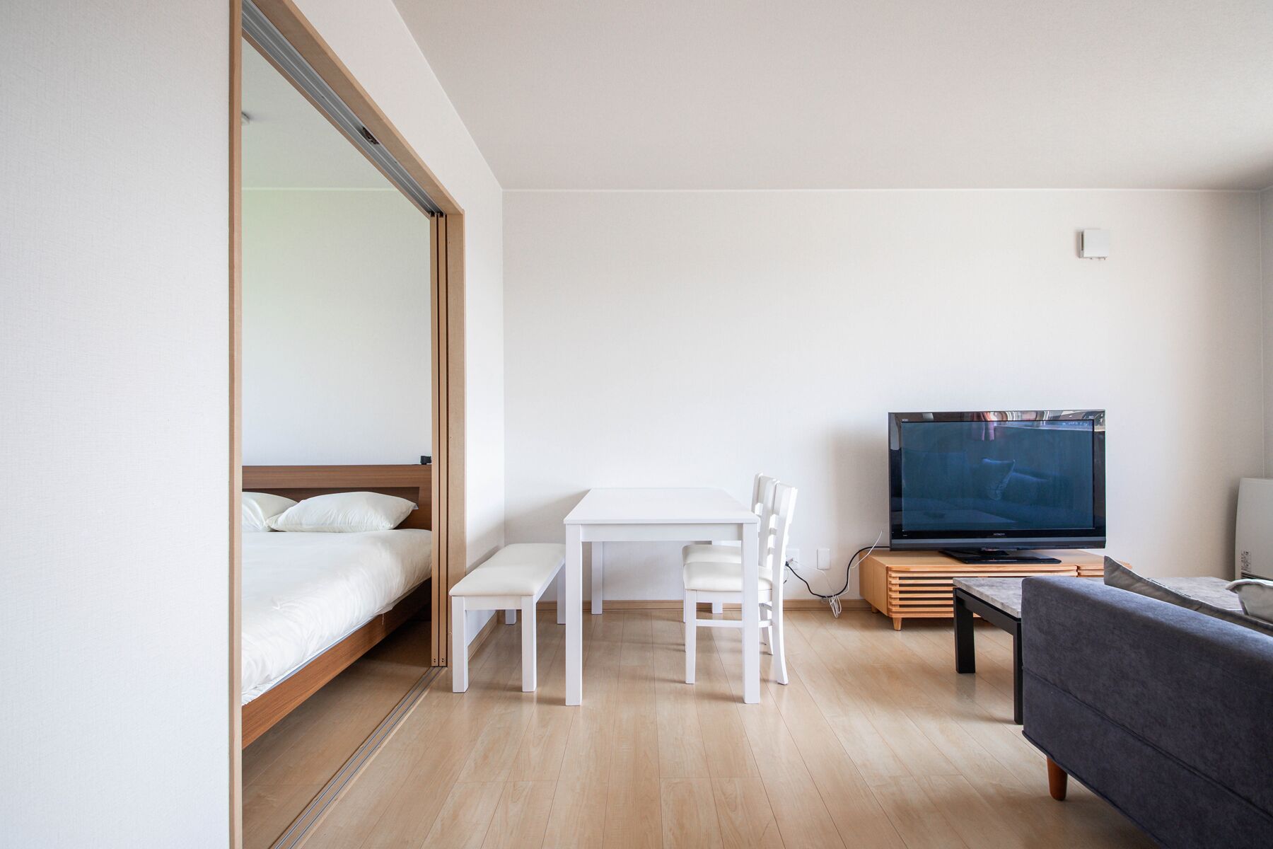 Basic Apartment | Living area | Flat-screen TV