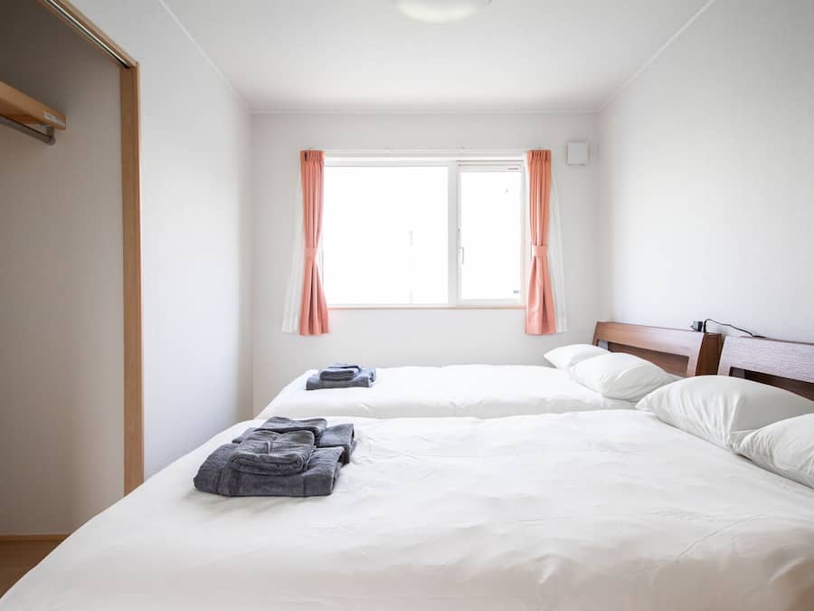 Basic Apartment | 2 bedrooms, blackout drapes, iron/ironing board, free WiFi