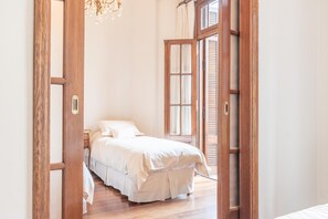 3 bedrooms, WiFi, bed sheets