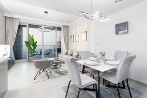 Dining - Ultimate Stay / 2 Bedrooms / Sea Views / Downtown (Dubai)