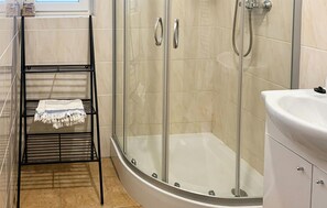 Shower - 4 bedroom awesome home in Rybical (Rybical)