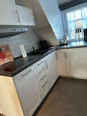 Fridge, microwave, stovetop, dishwasher - Haus Heefkant Hk/07 - Heefkant (Sylt)
