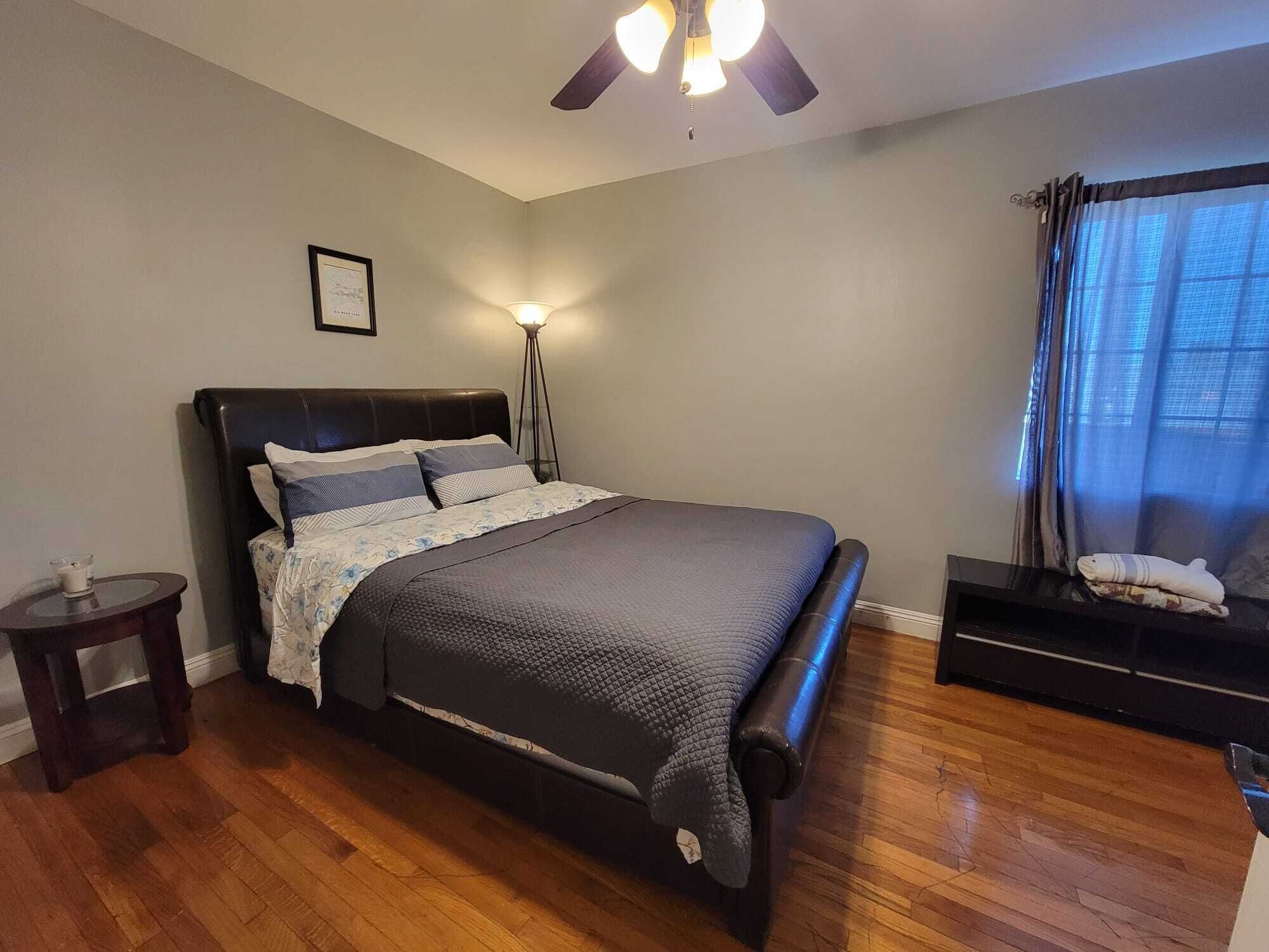 3 chambres, fer et planche à repasser, Wi-Fi, draps fournis