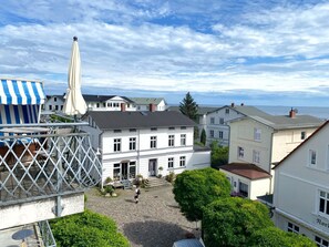 Unclassified image, 4 of 20, button