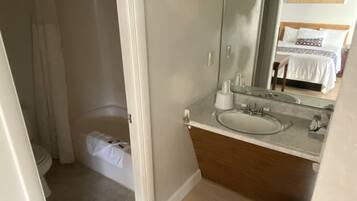 Towels, soap, shampoo, toilet paper