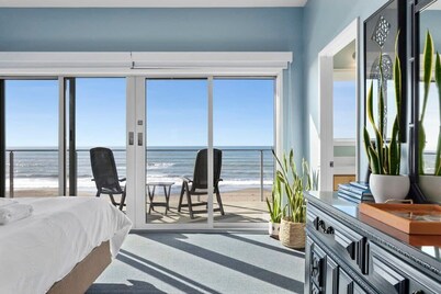 Beachfront Rio Del Mar Home - 5 bedrooms!