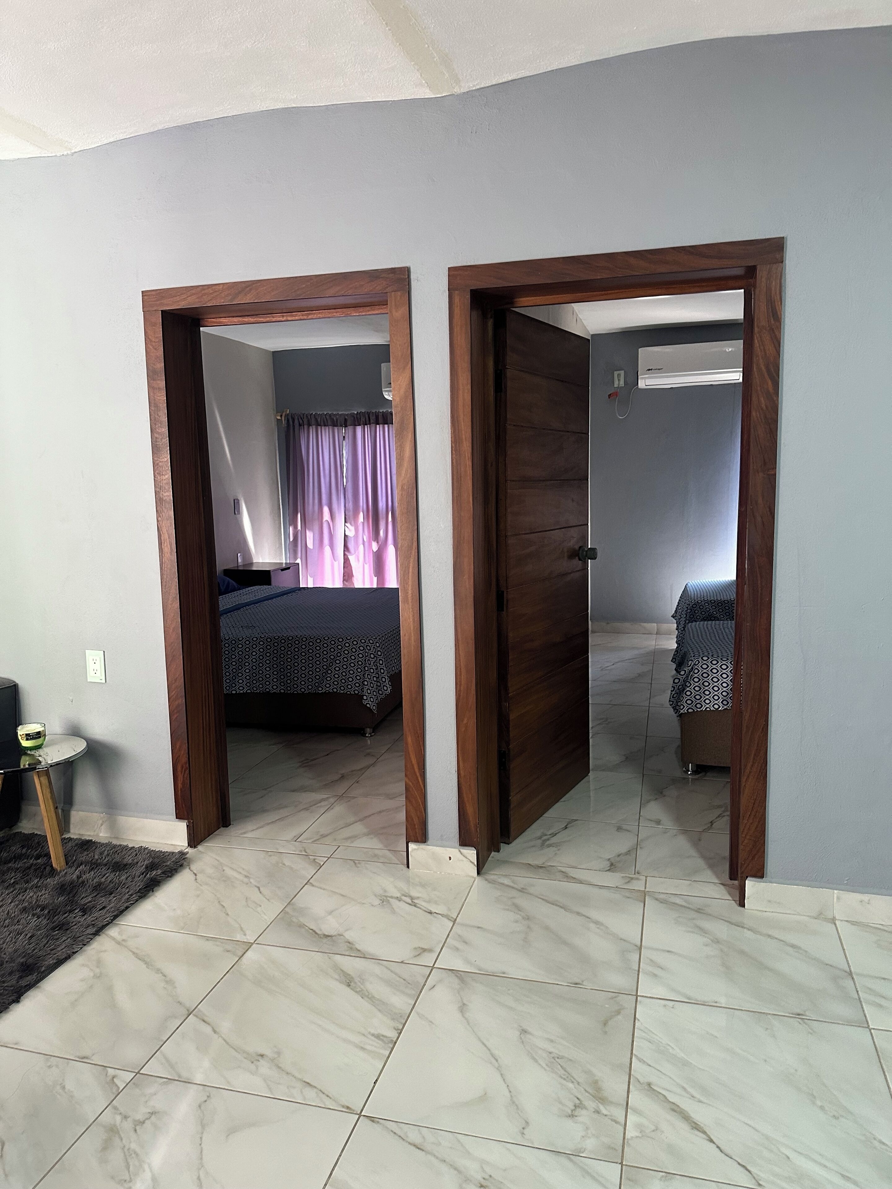 3 dormitorios, tabla de planchar con plancha, wifi gratis y ropa de cama