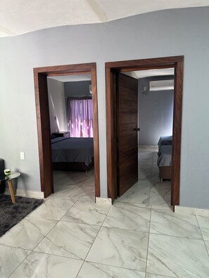 3 chambres, fer et planche à repasser, Wi-Fi gratuit, draps fournis