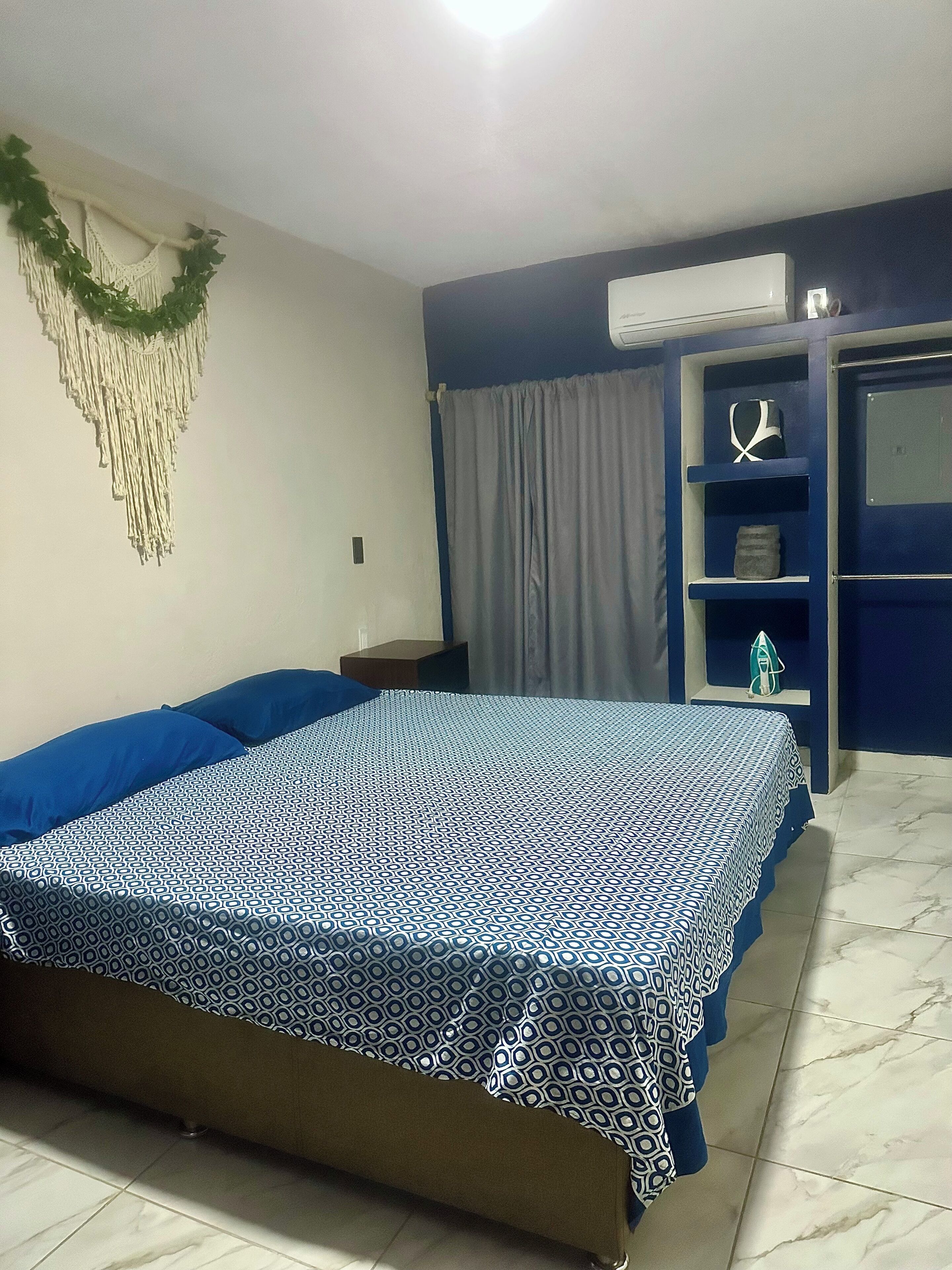 3 habitaciones, tabla de planchar con plancha y wifi gratis 