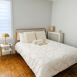 4 bedrooms, desk, iron/ironing board, travel cot