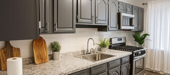 Family-Friendly 4BR 10min MetLife & American Dream Mall• 20min NYC •Free Parking