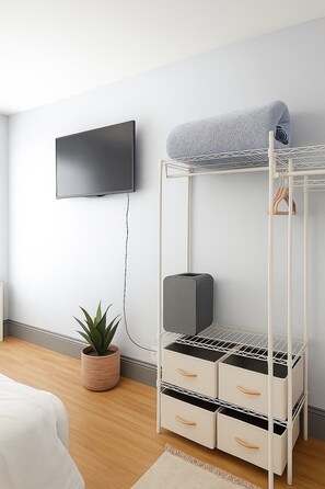 4 bedrooms, desk, iron/ironing board, travel cot