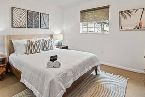 3 habitaciones, escritorio, tabla de planchar con plancha y wifi gratis 