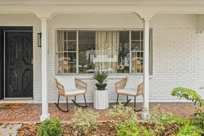 Exterior detail - Sunset Park Retreat w/ Heated Pool, Lanai, Putting Green & Room for 8 – Relax in South Tampa! (Tampa)