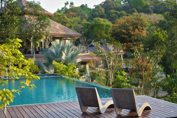 Kolam renang outdoor