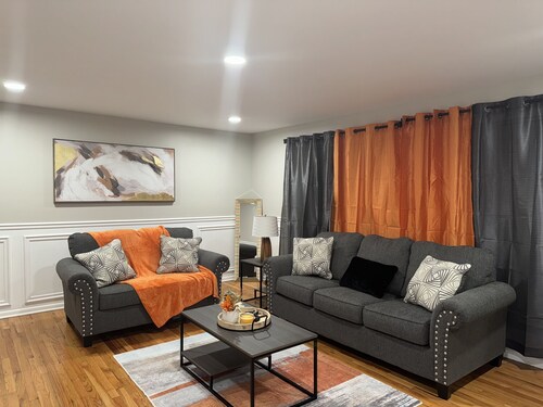 Cozy & Lavish 2B/1B in Homewood! 5 min from Shopping, Expressway, & New Casino!!