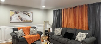 Cozy & Lavish 2B/1B in Homewood! 5 min from Shopping, Expressway, & New Casino!!
