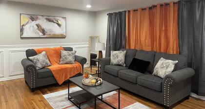 Cozy & Lavish 2B/1B in Homewood! 5 min from Shopping, Expressway, & New Casino!!