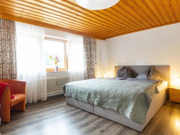 2 bedrooms, internet - Large apartment with garden, 2 minutes to the ski lift (Söll)