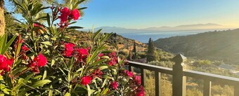 Peloponnese Hideout - white house with fantastic sea view and pet-friendly!