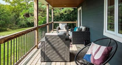 Grays Lane - Minutes to Sandbanks