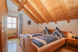 1 chambre, fer et planche à repasser, accès Internet, draps fournis