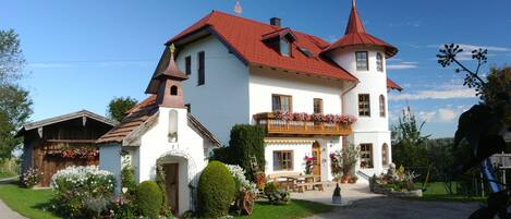 المنشأة من الخارج