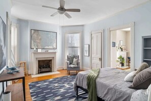 4 bedrooms, desk, iron/ironing board, WiFi - Derby City Delight | LUX home in Perfect Location (Louisville)