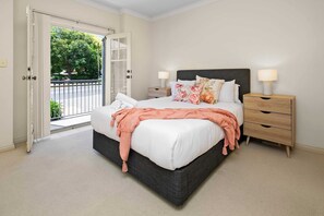 4 bedrooms, iron/ironing board, travel cot, WiFi