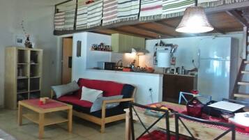 House, 2 Bedrooms, Smoking, Patio | Living area