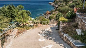 House, 2 Bedrooms, Smoking, Patio | Exterior