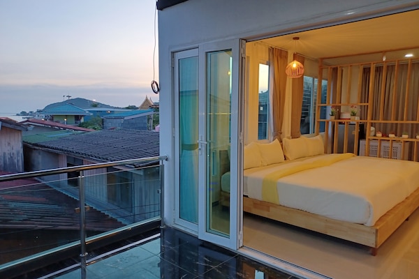 House | 1 bedroom, blackout curtains, free WiFi, bed sheets