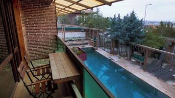 FLAT KULUBELER | Egyptian cotton sheets, premium bedding, free WiFi