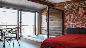 Egyptian cotton sheets, premium bedding, free WiFi