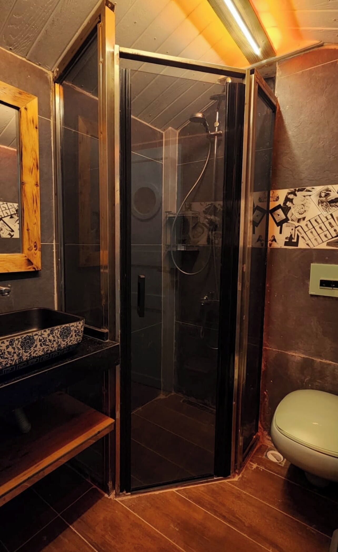 FLAT KULUBELER | Bilik Mandi | Tab mandi berpancutan, pengering rambut, tuala disediakan, sabun 