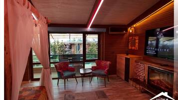 Deluxe Double Room, Balcony, Pool View | Free WiFi