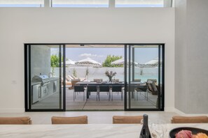 Outdoor dining - The Reserve at Polo Villas | #13 by AvantStay | 4807 sq ft, New Construction (La Quinta)