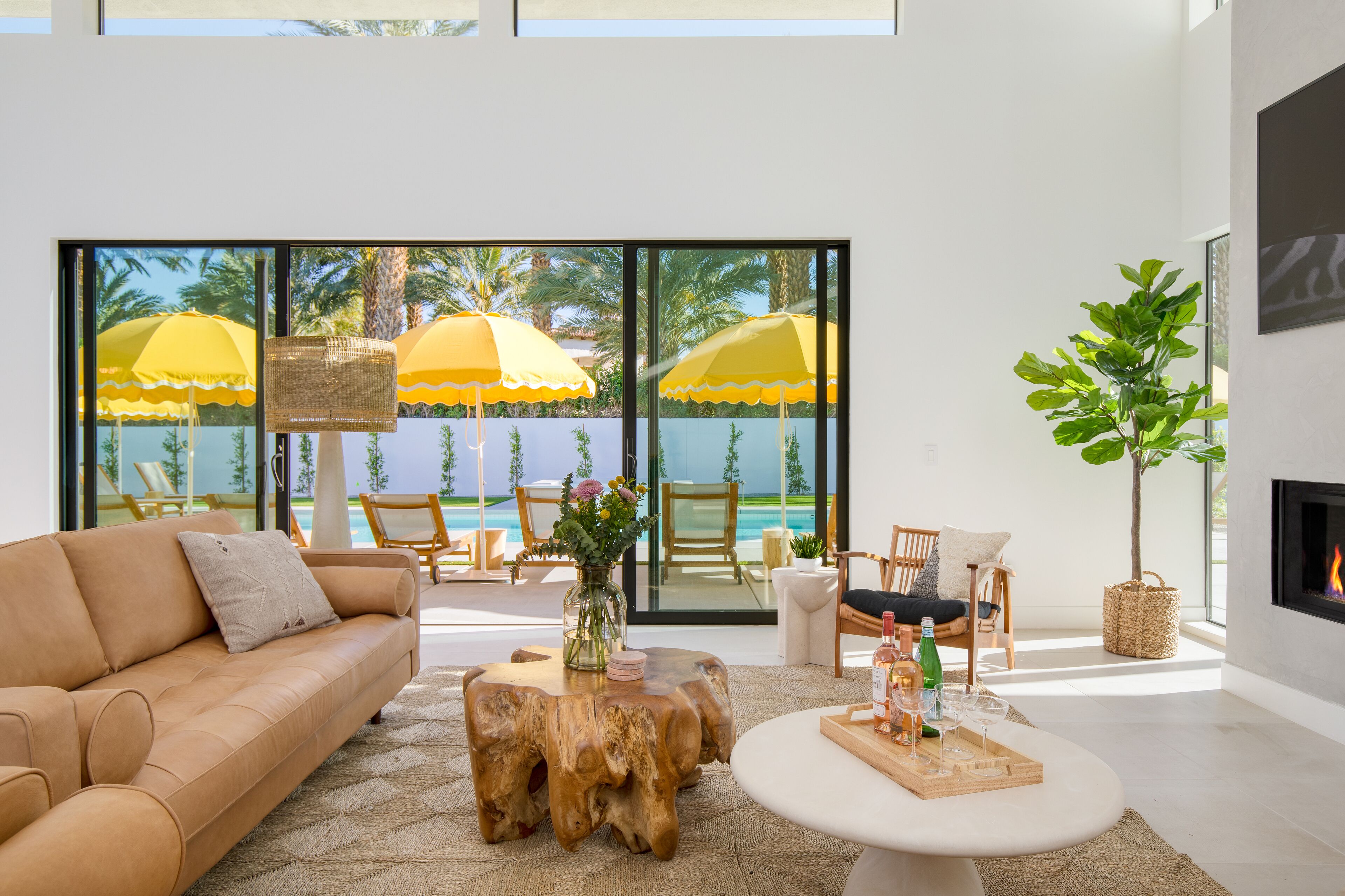 Smart TV, fireplace, stereo, offices