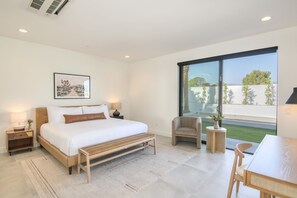 7 chambres, bureau, fer et planche à repasser, lit parapluie